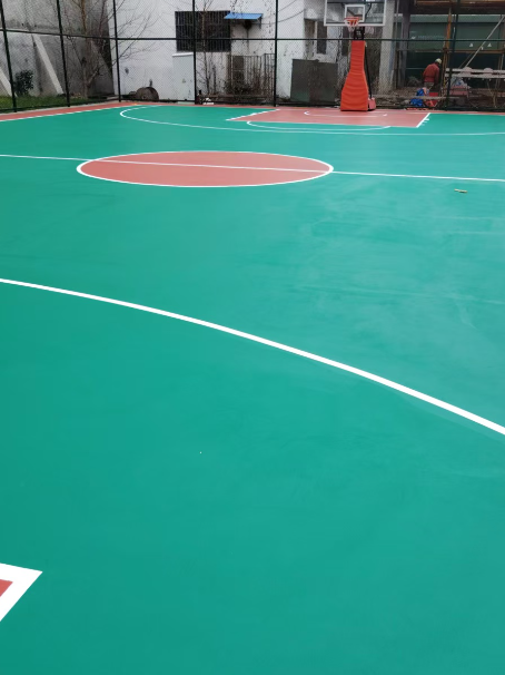 邢台 球场长期使用易出现地面开裂